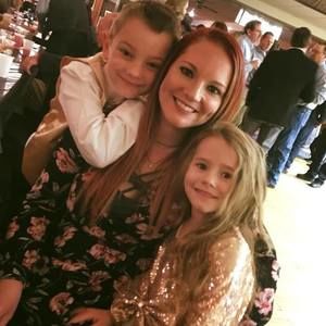 Meet your Posher, Cassandra